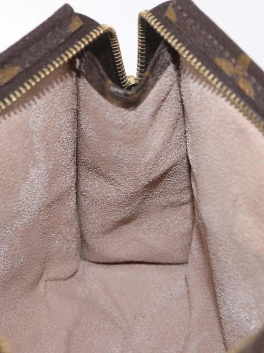 LOUIS VUITTON Monogram Poche Toilette 19 Pouch M47544 LV Auth 189335